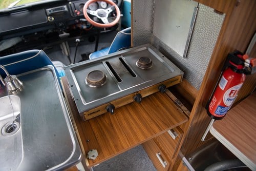 1972 Volkswagen Type 2 Bay Window High-Top Camper Conversion In vendita (immagine 61 di 213)