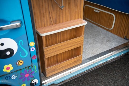 1972 Volkswagen Type 2 Bay Window High-Top Camper Conversion In vendita (immagine 68 di 213)