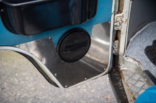 1972 Volkswagen Type 2 Bay Window High-Top Camper Conversion In vendita (immagine 75 di 213)