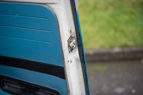 1972 Volkswagen Type 2 Bay Window High-Top Camper Conversion In vendita (immagine 87 di 213)