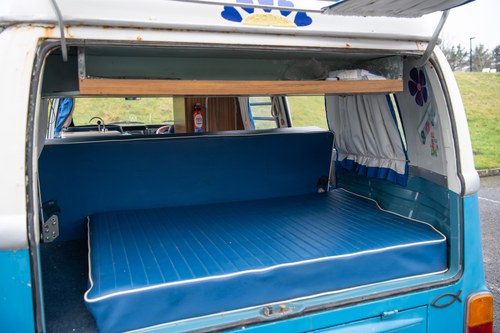 1972 Volkswagen Type 2 Bay Window High-Top Camper Conversion In vendita (immagine 98 di 213)
