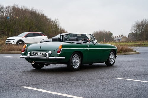 1967 MG MGB Roadster till salu (bild 5 av 108)