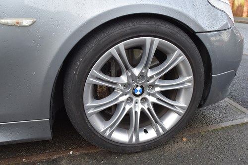 2006 BMW 5 Series 4.8 550i V8 M Sport Touring till salu (bild 11 av 90)