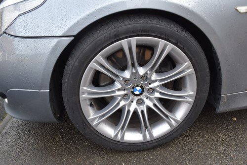 2006 BMW 5 Series 4.8 550i V8 M Sport Touring till salu (bild 12 av 90)