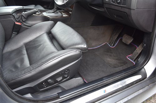 2006 BMW 5 Series 4.8 550i V8 M Sport Touring till salu (bild 48 av 90)