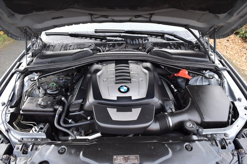 2006 BMW 5 Series 4.8 550i V8 M Sport Touring till salu (bild 67 av 90)