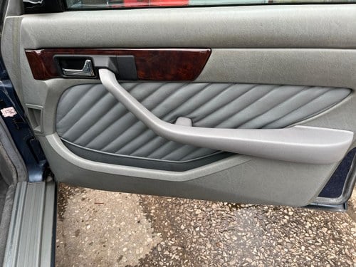 1989 Mercedes-Benz W126 300SE For Sale (picture 59 of 83)