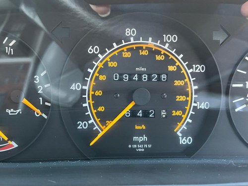 1989 Mercedes-Benz W126 300SE For Sale (picture 4 of 83)