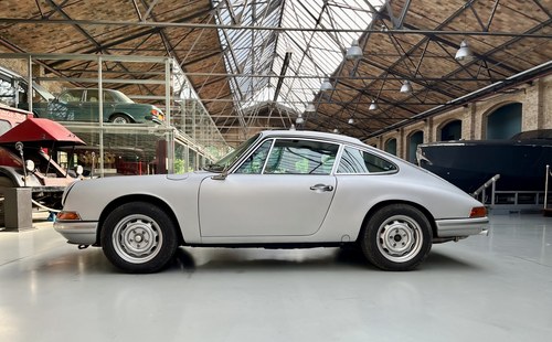 1983 Porsche 911 Carrera 3.2 Backdate Coupé zum Verkauf (Bild 27 von 137)