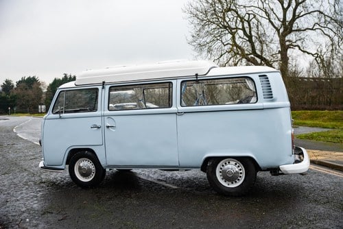 1972 Volkswagen Type 2 Bay Window Microbus Camper Conversion by Dormobile à vendre (picture 18 of 158)