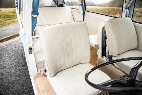 1972 Volkswagen Type 2 Bay Window Microbus Camper Conversion by Dormobile à vendre (picture 57 of 158)