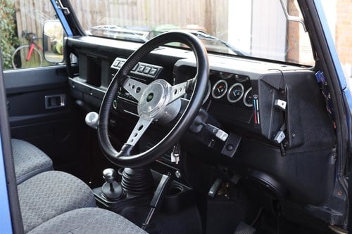 2002 Land Rover Defender 90 2.5L TD5 County Hard Top In vendita (immagine 26 di 424)