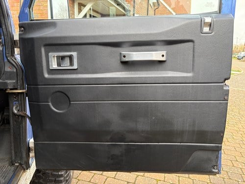 2002 Land Rover Defender 90 2.5L TD5 County Hard Top In vendita (immagine 48 di 424)