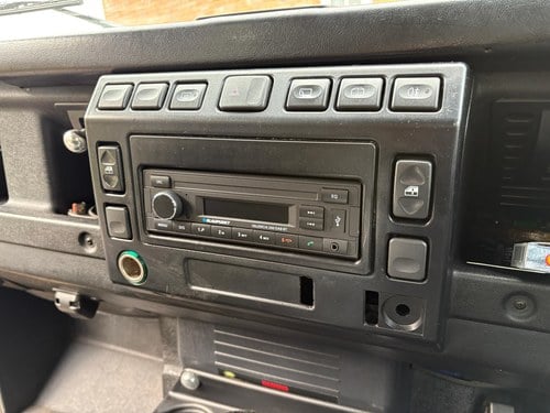 2002 Land Rover Defender 90 2.5L TD5 County Hard Top In vendita (immagine 73 di 424)