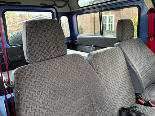 2002 Land Rover Defender 90 2.5L TD5 County Hard Top In vendita (immagine 96 di 424)