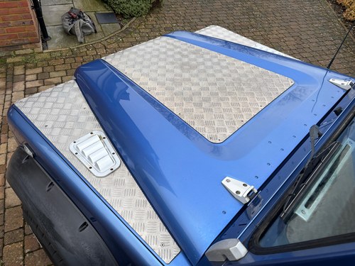 2002 Land Rover Defender 90 2.5L TD5 County Hard Top In vendita (immagine 224 di 424)