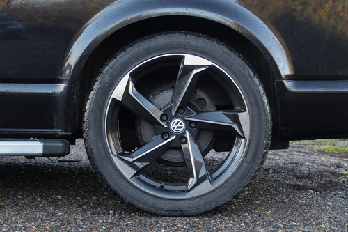 2015 Volkswagen Transporter T28 Highline 102TDI Camper Conversion zum Verkauf (Bild 25 von 142)