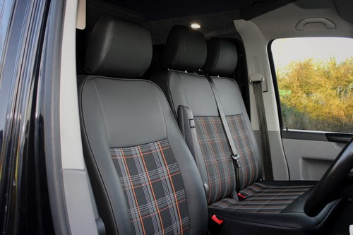 2015 Volkswagen Transporter T28 Highline 102TDI Camper Conversion zum Verkauf (Bild 34 von 142)