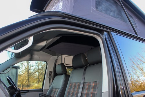 2015 Volkswagen Transporter T28 Highline 102TDI Camper Conversion zum Verkauf (Bild 45 von 142)