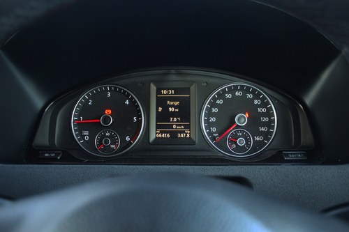 2015 Volkswagen Transporter T28 Highline 102TDI Camper Conversion zum Verkauf (Bild 72 von 142)