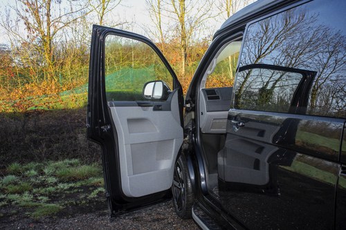 2015 Volkswagen Transporter T28 Highline 102TDI Camper Conversion zum Verkauf (Bild 82 von 142)