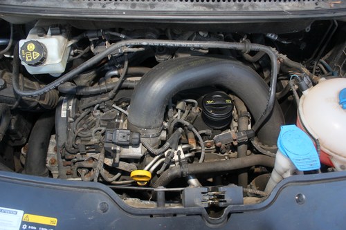 2015 Volkswagen Transporter T28 Highline 102TDI Camper Conversion zum Verkauf (Bild 117 von 142)