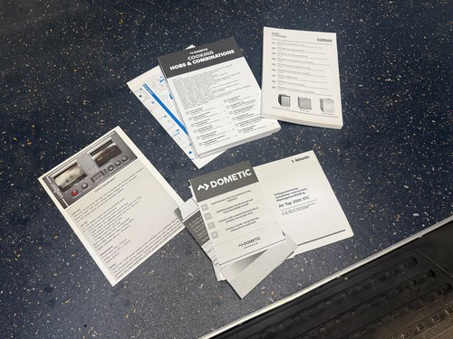 2015 Volkswagen Transporter T28 Highline 102TDI Camper Conversion zum Verkauf (Bild 130 von 142)