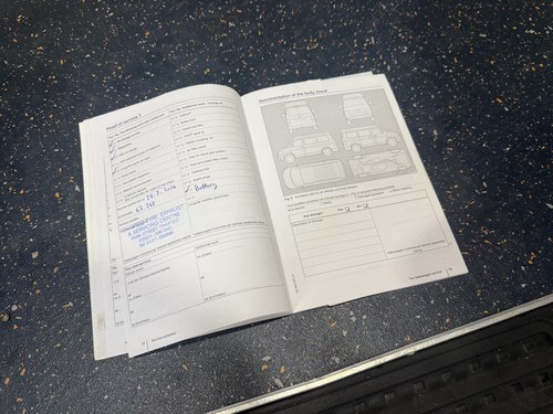 2015 Volkswagen Transporter T28 Highline 102TDI Camper Conversion zum Verkauf (Bild 140 von 142)