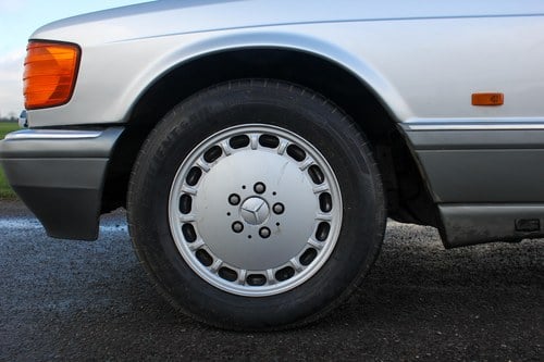 1991 Mercedes-Benz W126 500SEC till salu (bild 30 av 156)