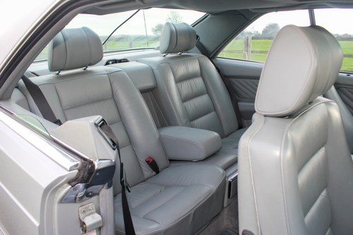 1991 Mercedes-Benz W126 500SEC till salu (bild 35 av 156)