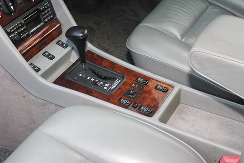 1991 Mercedes-Benz W126 500SEC till salu (bild 43 av 156)