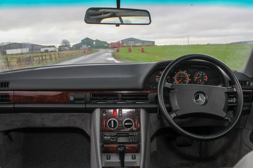 1991 Mercedes-Benz W126 500SEC till salu (bild 48 av 156)