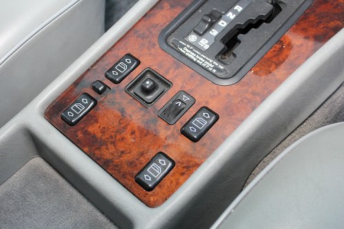 1991 Mercedes-Benz W126 500SEC till salu (bild 86 av 156)