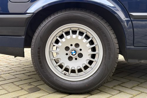 1990 BMW E30 320i 4dr Manual In vendita (immagine 29 di 440)