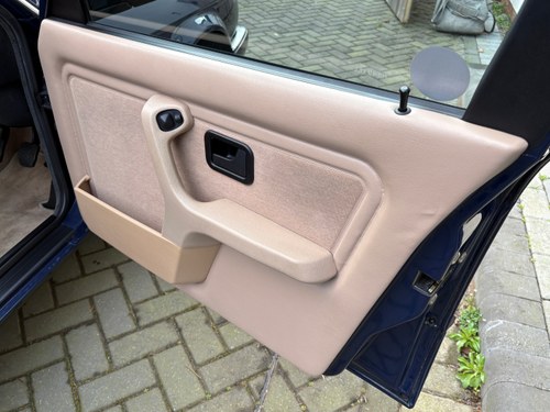 1990 BMW E30 320i 4dr Manual In vendita (immagine 57 di 440)