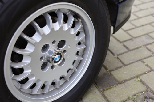 1990 BMW E30 320i 4dr Manual In vendita (immagine 146 di 440)