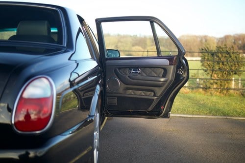 2002 Bentley Arnage T RHD Te koop (foto 41 van 115)