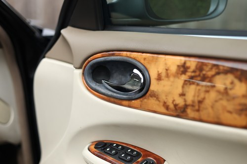 2001 Jaguar X308 XJR En venta (imagen 22 de 326)