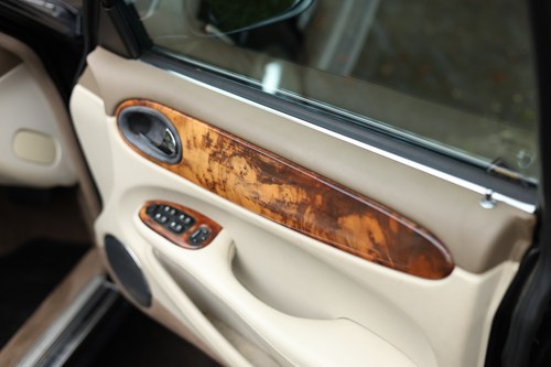 2001 Jaguar X308 XJR En venta (imagen 25 de 326)