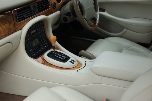 2001 Jaguar X308 XJR En venta (imagen 95 de 326)