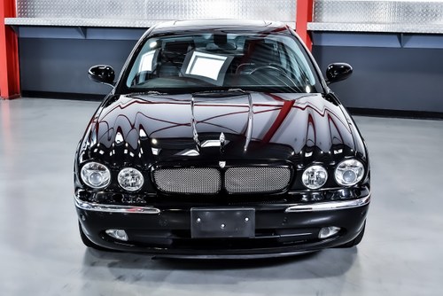 2007 Jaguar XJR X350 For Sale (picture 2 of 99)