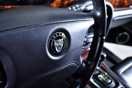 2007 Jaguar XJR X350 For Sale (picture 67 of 99)