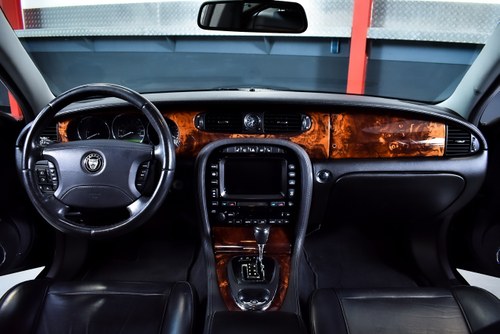 2007 Jaguar XJR X350 For Sale (picture 69 of 99)