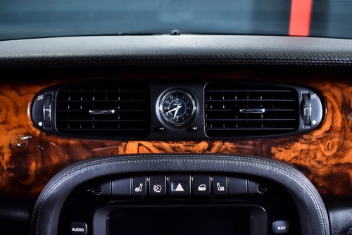 2007 Jaguar XJR X350 For Sale (picture 72 of 99)