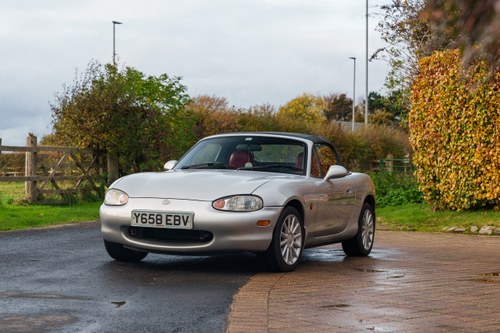 2001 Mazda MX5 Mk2 Jasper Conran Platinum Edition No. 9 of 100 till salu (bild 15 av 134)