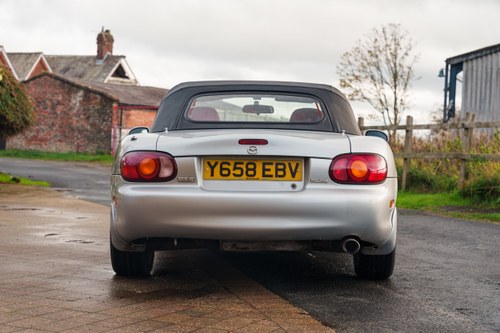 2001 Mazda MX5 Mk2 Jasper Conran Platinum Edition No. 9 of 100 till salu (bild 21 av 134)