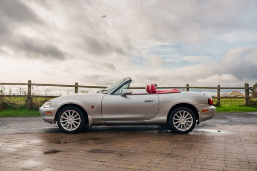 2001 Mazda MX5 Mk2 Jasper Conran Platinum Edition No. 9 of 100 till salu (bild 5 av 134)