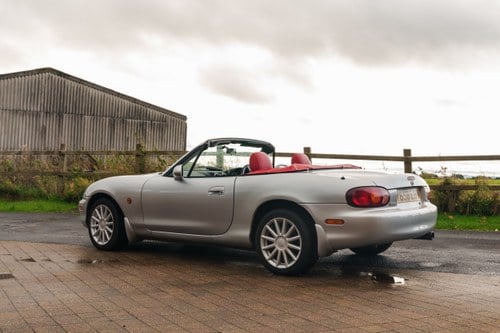 2001 Mazda MX5 Mk2 Jasper Conran Platinum Edition No. 9 of 100 till salu (bild 6 av 134)