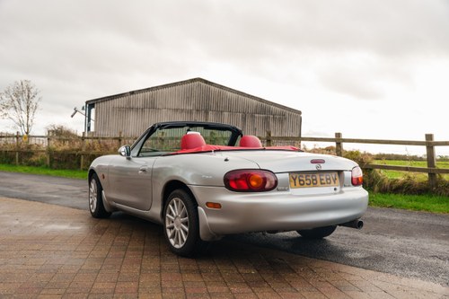 2001 Mazda MX5 Mk2 Jasper Conran Platinum Edition No. 9 of 100 till salu (bild 7 av 134)