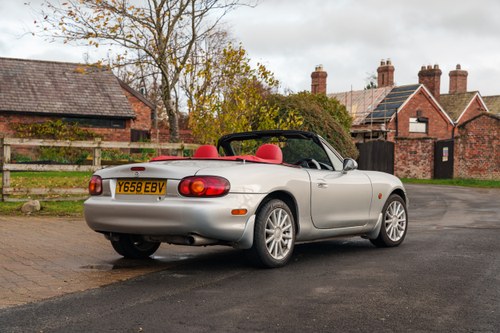 2001 Mazda MX5 Mk2 Jasper Conran Platinum Edition No. 9 of 100 till salu (bild 9 av 134)